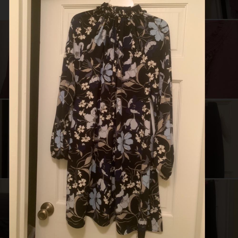 New Patterned Dress - Picture 3 of 6